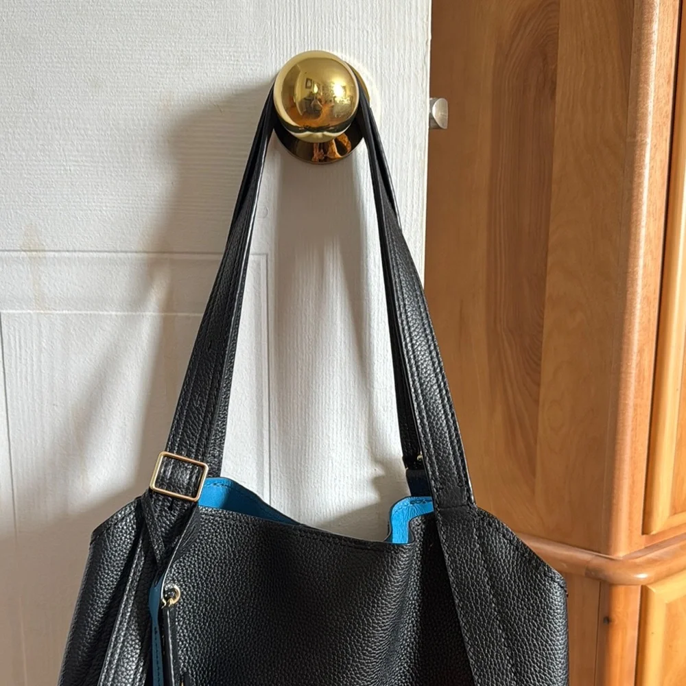 Marc Jacobs Black Leather Tote with Textured Finish - Picture 3 of 10